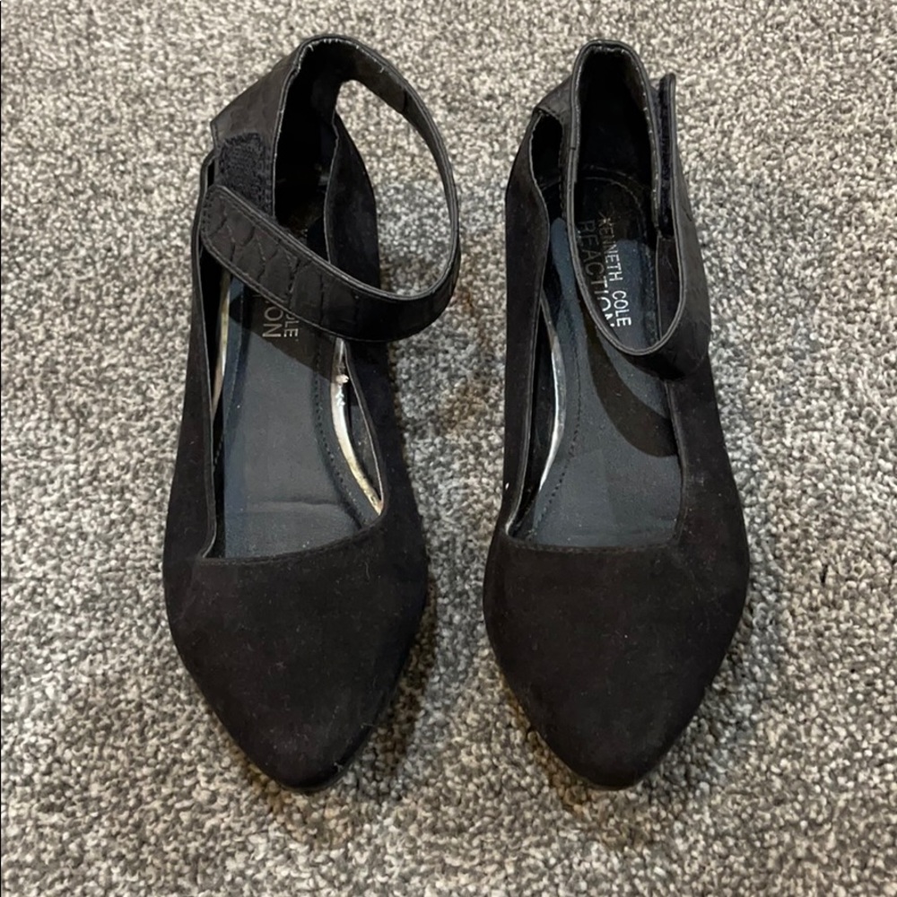 Kenneth Cole Black flats size 6 in woman